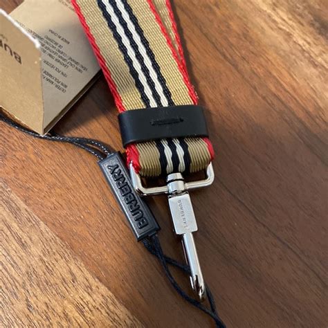 fake burberry lanyard